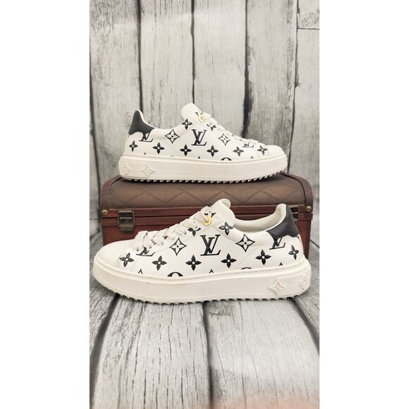 LOUIS VUITTON TIME OUT SNEAKER SIZE 38 (US Size 7.5) - Picture 1 of 8